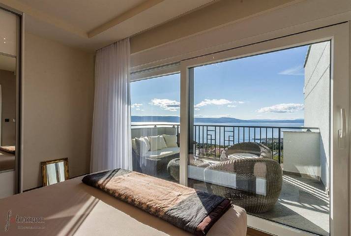 Ganze Wohnung, Bezauberndes Apartment mit Pool, Meerblick, Garage, Waschmaschine in Klenovica, Primorje-Gorski Kotar