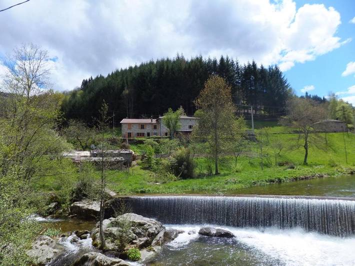 Maison de campagne pour 6 personnes, avec terrasse et vue à Dornas
