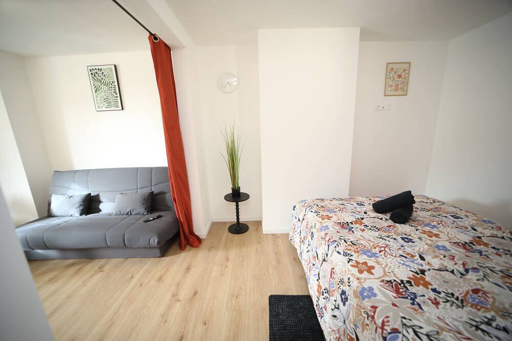 Appartement entier, Eden I , Le Spacieux in Cambrai, Département Nord