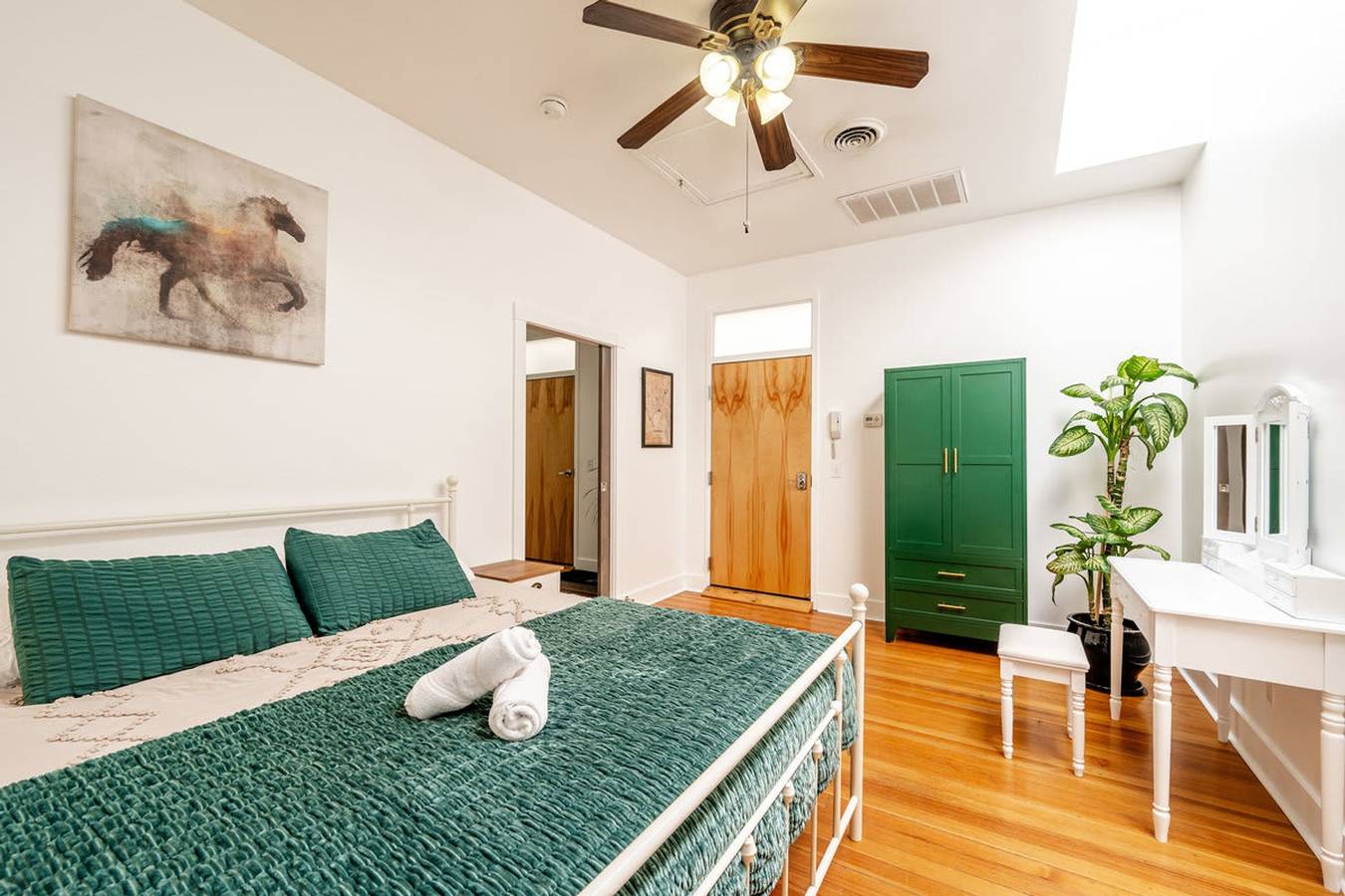 Ganze Wohnung, The Vaquero King Bed Downtown View Charm in Sheridan, Bighorn Nationalwald