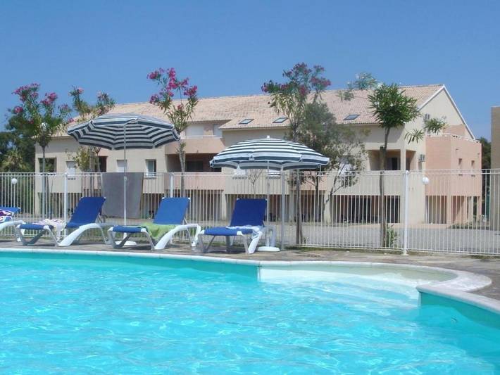 Appartement de vacances pour 4 personnes, avec balcon et piscine, animaux acceptés