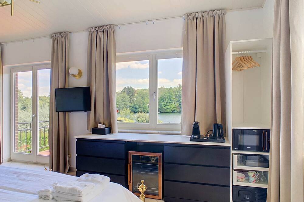Ganze Wohnung, Charmeuse - Suite with Terrace & Garden Access | Meuse in Wépion, Namur