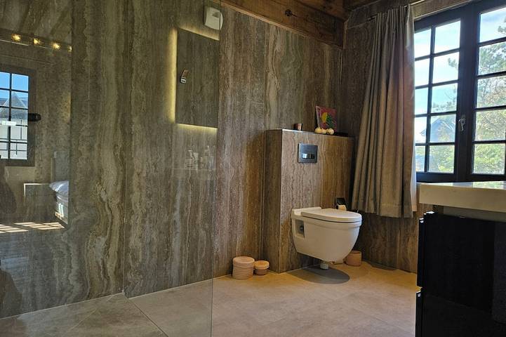 Exceptional villa, 5 bedrooms, 20m from the beach, spa. in Benerville-sur-Mer, Lisieux und Umgebung