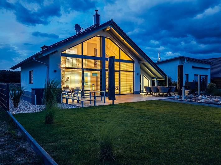 Ferienhaus für 6 Personen, mit Terrasse und Sauna sowie Seeblick in Löbnitz