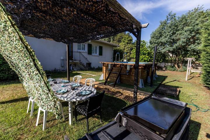 Gîte pour 6 personnes, avec terrasse ainsi que piscine et jardin à Onesse-Laharie - 3