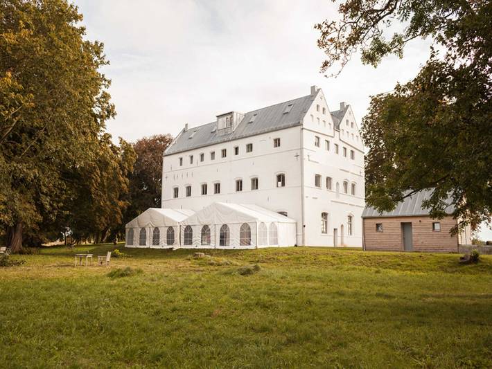 Schloss für 3 Personen, mit Garten und Seeblick in Poseritz
