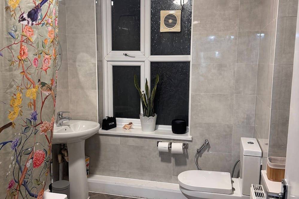 Chambre d'hôtes de charme à Morden avec des équipements modernes in Merton, Londres