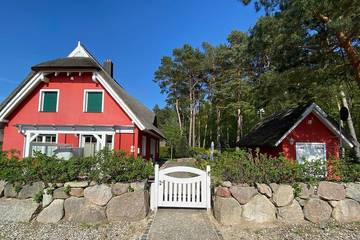 Ferienhaus für 6 Personen, mit Garten und Terrasse sowie Sauna in Kölpinsee