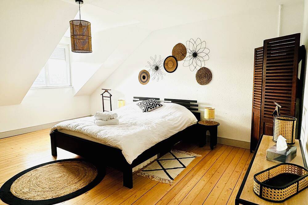 Entire apartment, Vintage Loft •  155 m² •  4 bedrooms •  Parking, Netflix, Ultra-fast fiber Wifi in Mulhouse, Mulhouse region