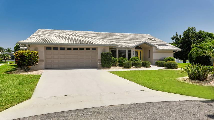 Luxury Villa with Private Pool on Charlotte Harbor, Charlotte County Villa 1006 in Punta Gorda Isles, Punta Gorda