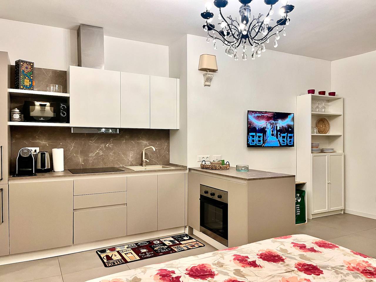 Appartamento intero, "Panoramic Apartment" con Vista Lago, Wi-Fi e Aria Condizionata - parcheggio auto privato in Padenghe sul Garda, Prealpi Gardesane