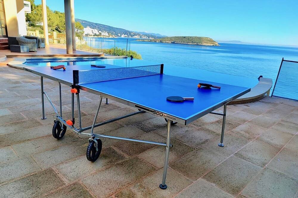 Espectacular Villa Primera Linea mar, 4 minutos a playa, jacuzzi, muchos extras in Cala Vinyes, Calvià