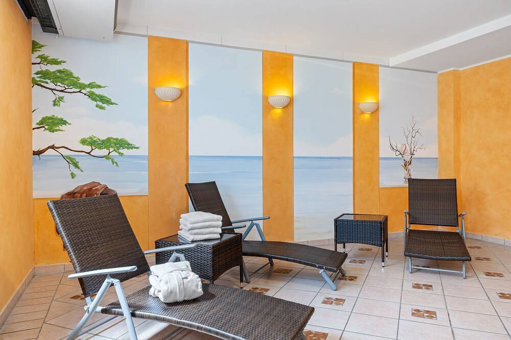 Ganze Wohnung, Niedliche Ferienwohnung in erstklassiger Strandlage mit Sauna in der Anlage in Bansin, Heringsdorf