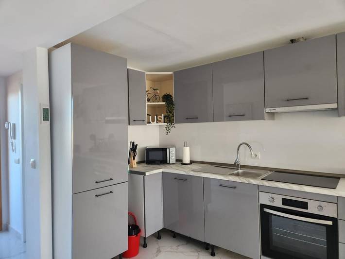 Ferienwohnung für 7 Personen, mit Pool und Garten sowie Terrasse, kinderfreundlich in Valencia - 3