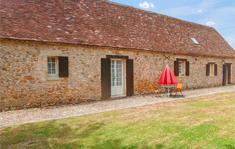 Gîte pour 8 personnes, avec piscine et jardin, animaux acceptés à Église-Neuve-d'Issac