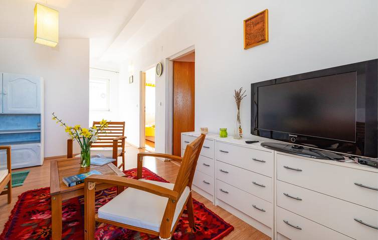 Ferienhaus für 6 Personen, mit Terrasse und Garten in Jasenice - 4