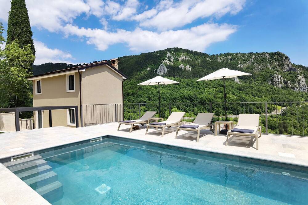 Luxusvilla mit Meerblick und Ruhe – am Rande des Naturparks Ucka in Lovran, Primorje-Gorski Kotar