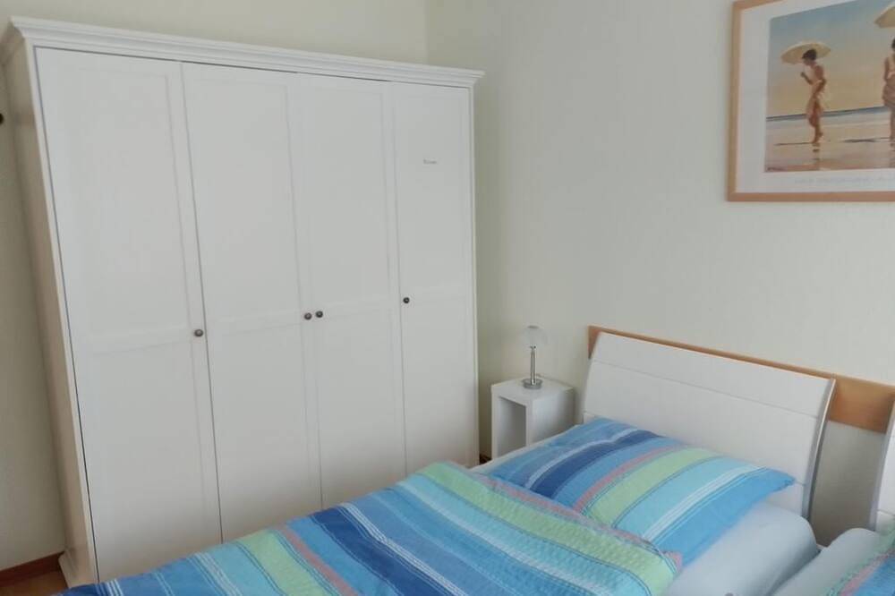 Ganze Wohnung, Ferienwohnung Johannssen - Ferienwohnung Altenholz, Dusche, Wc in Altenholz, Rendsburg-Eckernförde