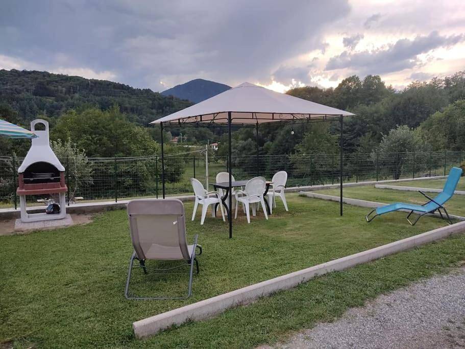 Le tre colombe in Agrano (Omegna), Omegna