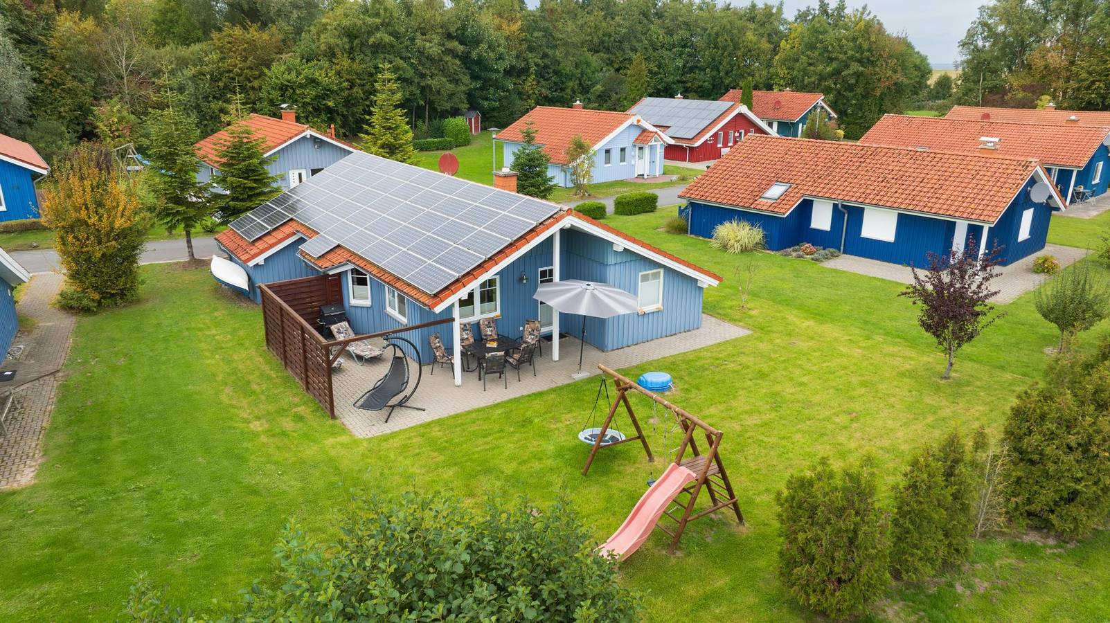 6 Personen Familienferienhaus mit Sauna, Whirlpool zwei Toiletten und Kaminofen in Otterndorf in Otterndorf, Cuxland