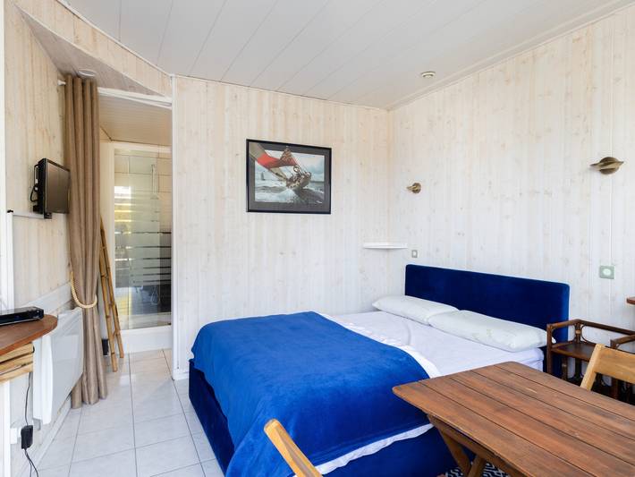 Entire studio, Cote de granit rose, vue mer, studio ground floor renovated this year in Perros-Guirec, Pink Granite Coast