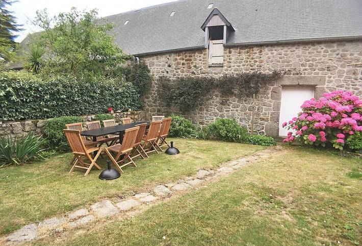 Gîte pour 10 personnes, avec jardin et terrasse, animaux acceptés à Réville - 3