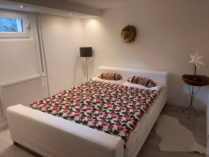 Ganze Ferienwohnung, Charmante Einliegerwohnung, 3 Zimmer in ruhiger Wohnlage,  60qm, mit gemütlicher Südterrasse in Marburg, Landkreis Marburg-Biedenkopf