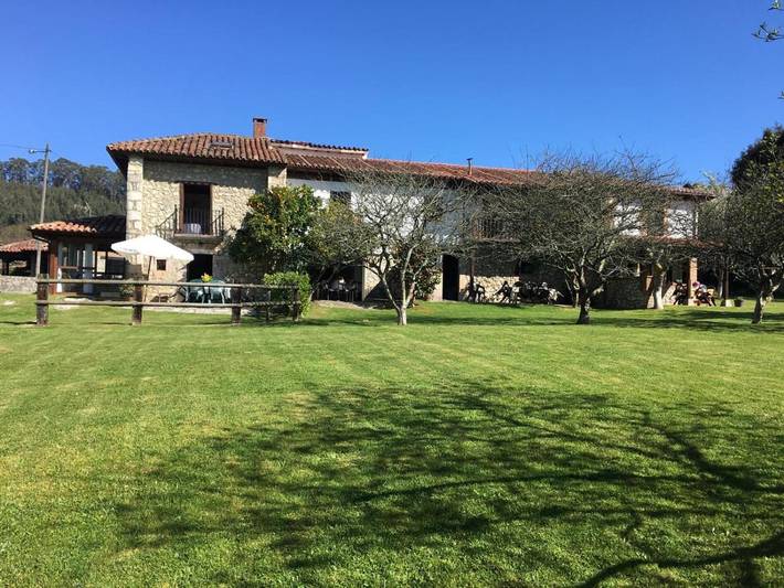 Casa rural para 8 personas, con vistas y jardín en Andrín