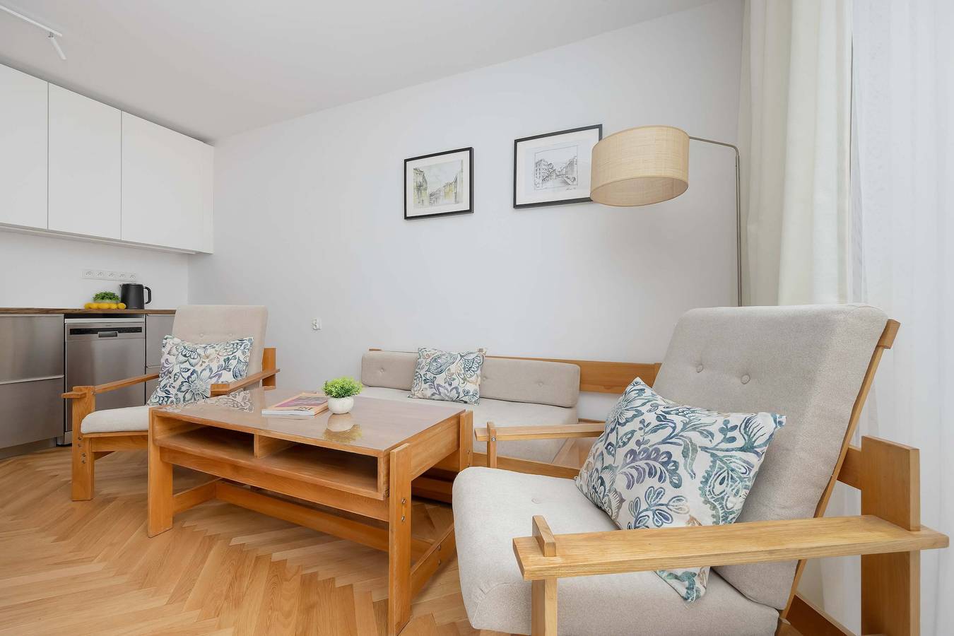 Comfortable House with a Terrace | 3 Bedrooms in Mokotów, Warschau