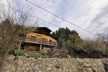 Gîte pour 10 personnes, avec jardin, animaux acceptés à Dorres