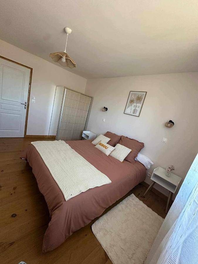 Le Clos de Bourdeilles chambre 2 avec wifi in Bourdeilles, Périgord Vert