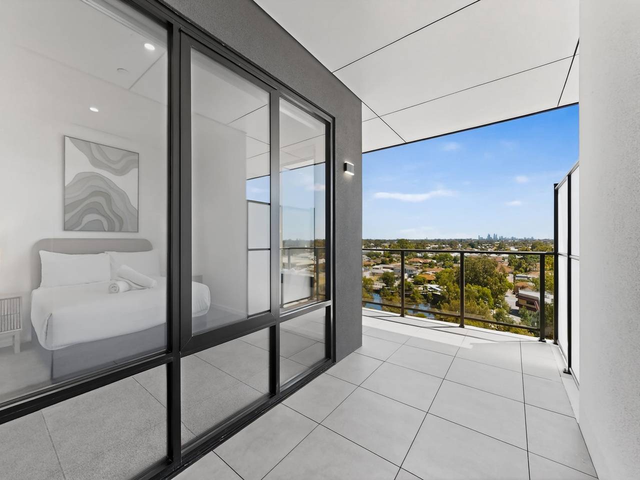 Hel leilighet, Nybygd leilighet med privat parkering in Cannington, Perth