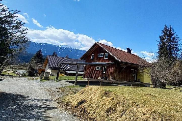 Ferienwohnung für 5 Personen, mit Sauna und Garten sowie Balkon