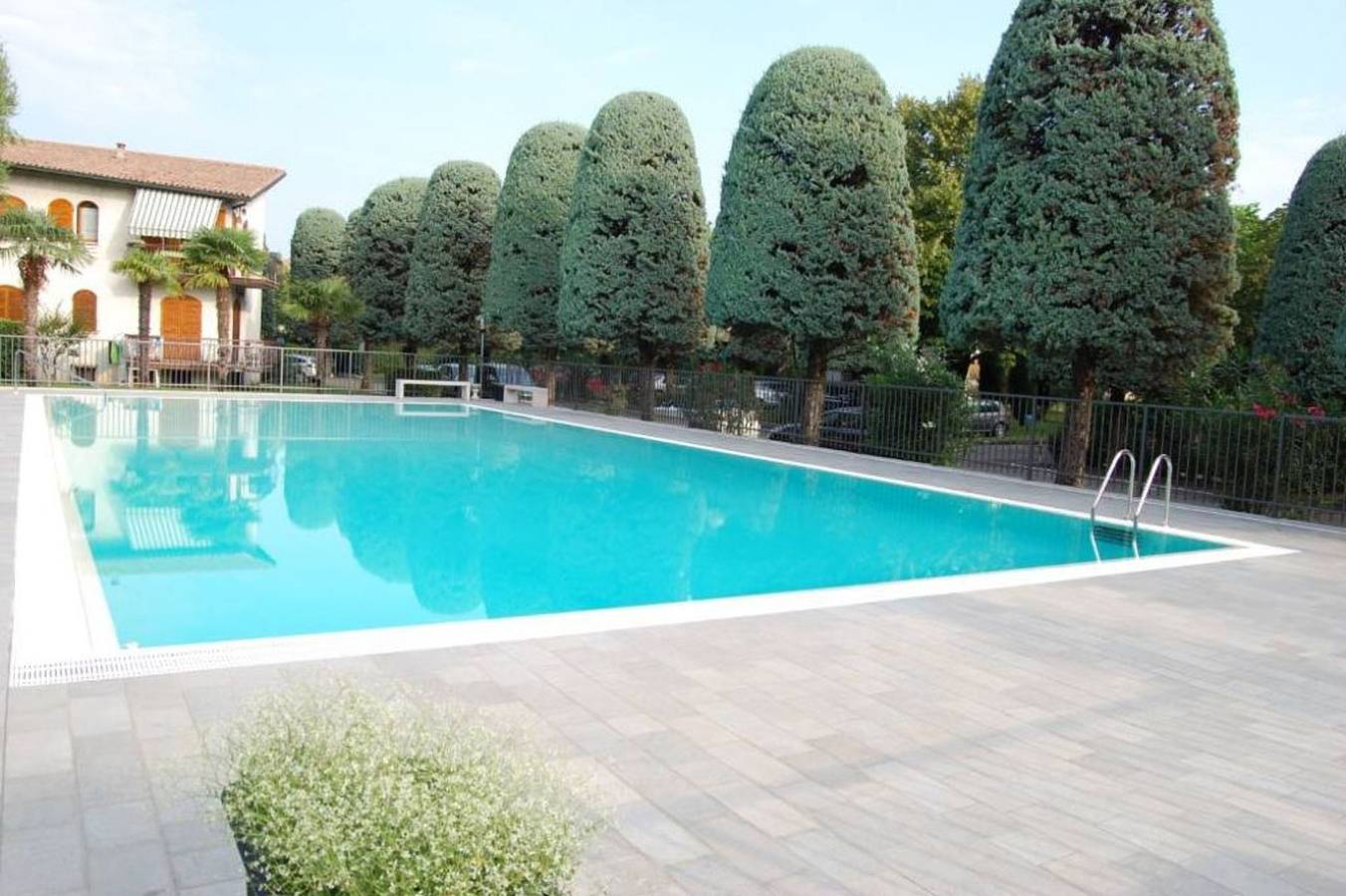 Appartement entier, My Garda Holiday Home Peschiera 1 in Peschiera del Garda, Montagnes autour du lac de Garde