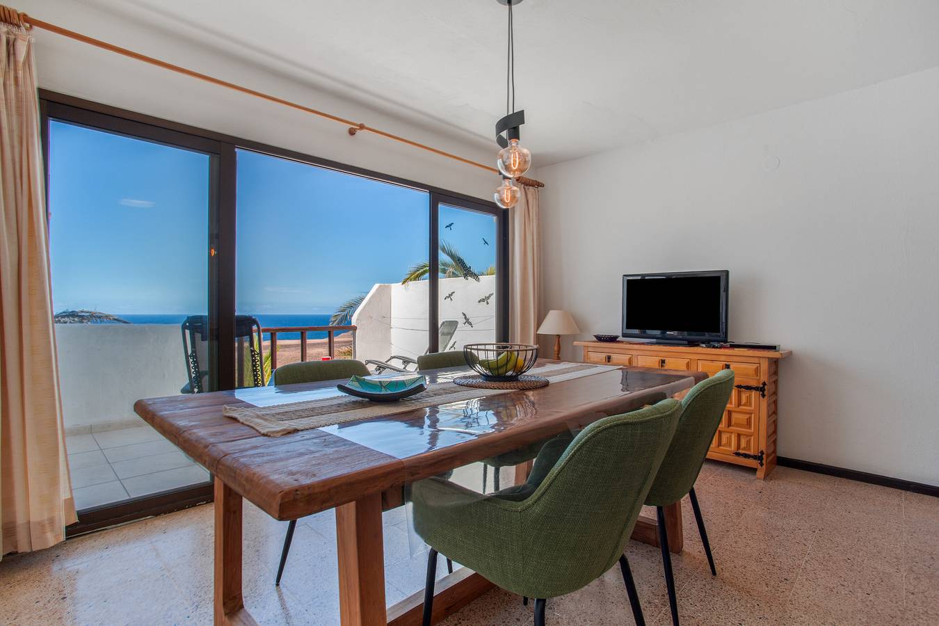 Apartamento entero, Apartamento vacacional 'Sonneninsel Fuerteventura' con vistas al mar, piscina comunitaria y wifi in Playa Valle de Santa Inés, Betancuria