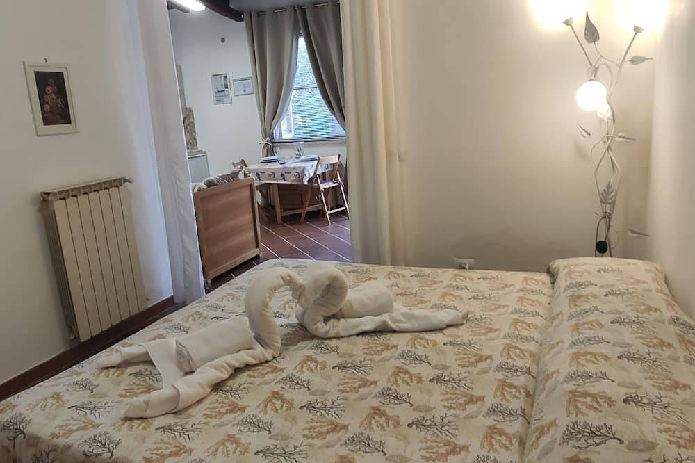 Studio apartment in Villa with garden in Porto Badino, Agro Pontino