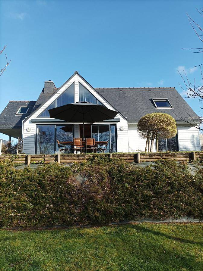 Location de vacances pour 4 personnes, avec vue et terrasse à Hôpital-Camfrout