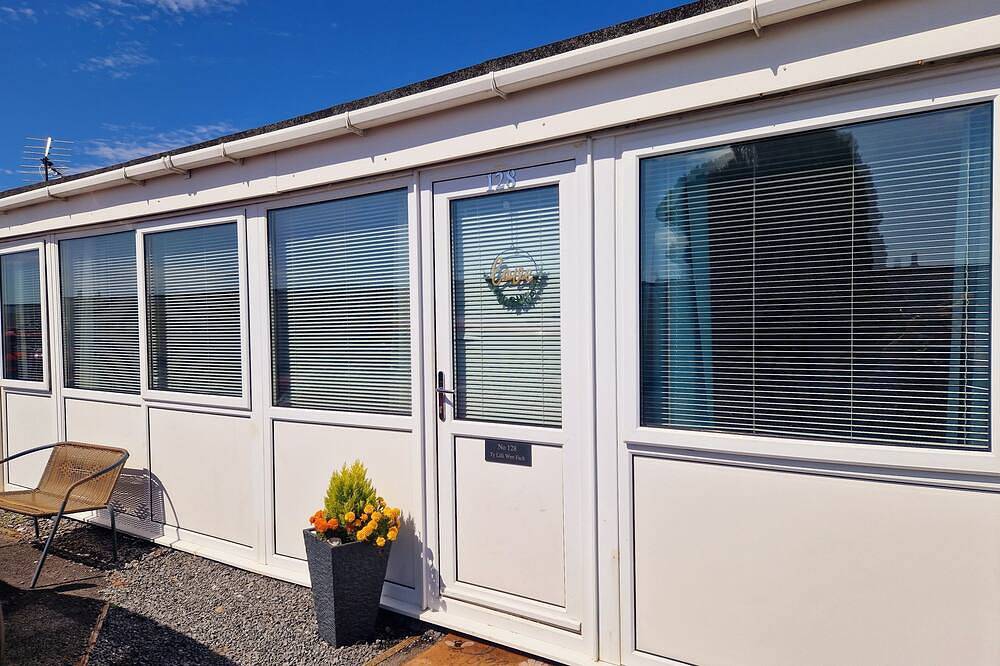 Glamping for 6 People in Carmarthenshire, South-Wales