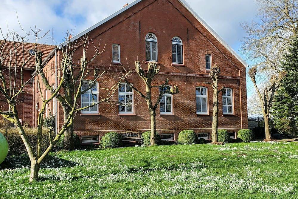 Ganze Wohnung, Ferienwohnung Bauernstube - Friesenborg - Fewo Klein Sande in Hinte, Nordseeküste