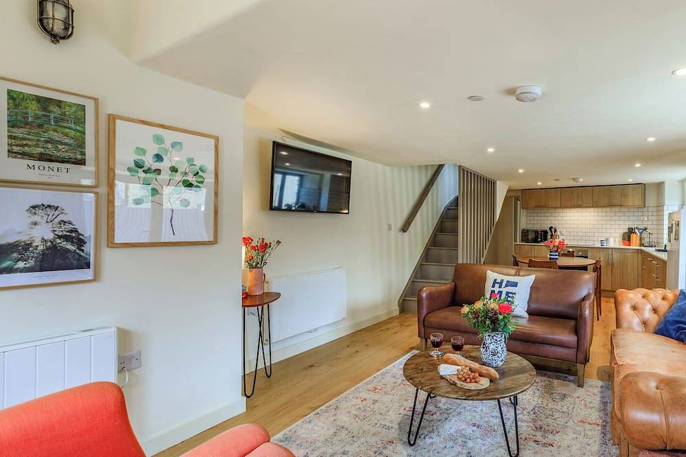 Coach House in Burton Bradstock, Dorset