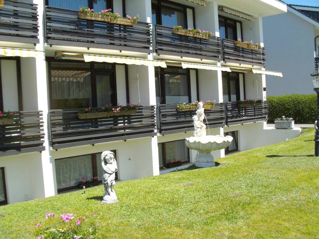 Budget Double Room in Titisee (Titisee-Neustadt), Titisee-Neustadt