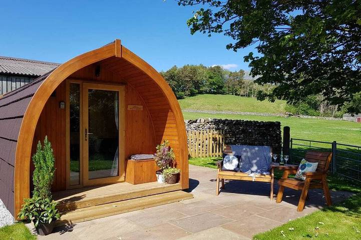 Glamping for 2 people, with Hot tub and Terrace as well as Garden in Yorkshire Dales National Park