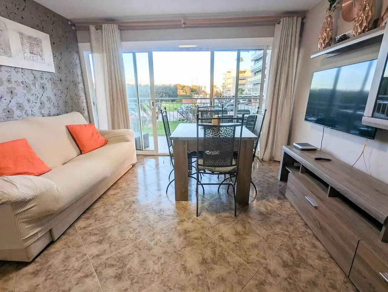 Apartamento entero, Apartamento espacioso en Cabrera de Mar con vista al mar in Cabrera de Mar, Costa del Maresme