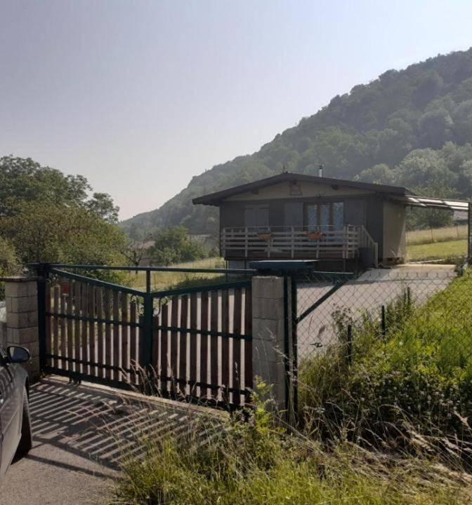 Gîte pour 4 personnes, avec terrasse et vue, animaux acceptés à Cornod
