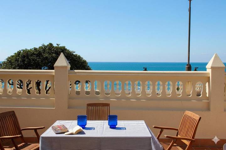 Vakantiehuis voor 8 personen, with Balkon and Terras as well as Uitzicht in Chipiona