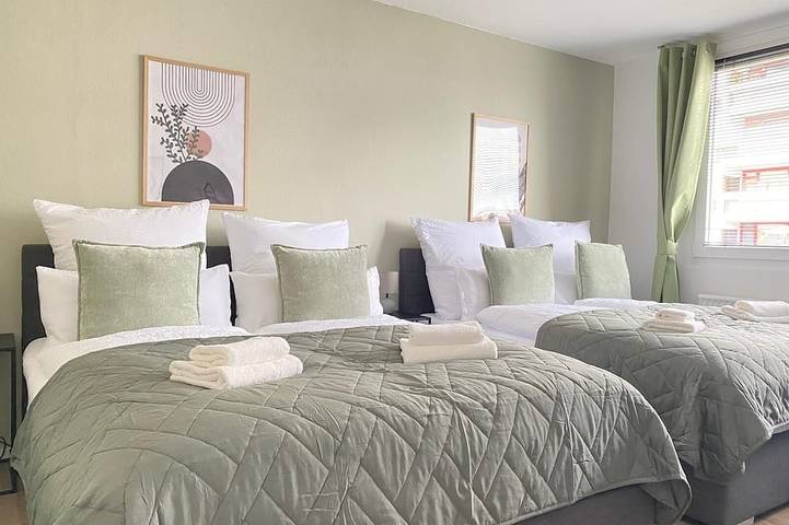 Ganze Wohnung, Komfortable 3-Zimmer-Ferienwohnung im Herzen der Stadt – 84 m², Aufzug & Balkon in Linden-Limmer, Hannover