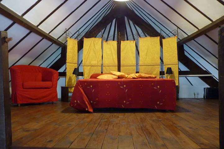 Vermietung eines Ferienhauses vom Typ Hirtenhütte in Aigues Mortes in Saint-Laurent-d'Aigouze, Côte d'Améthyste