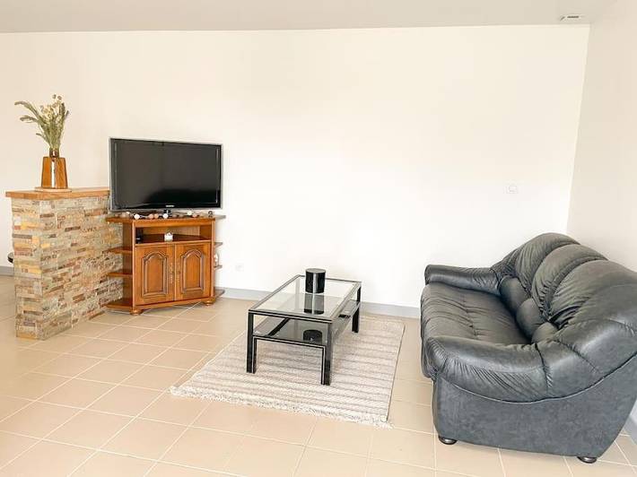 Location de vacances pour 5 personnes, avec terrasse à La Mesnière - 3