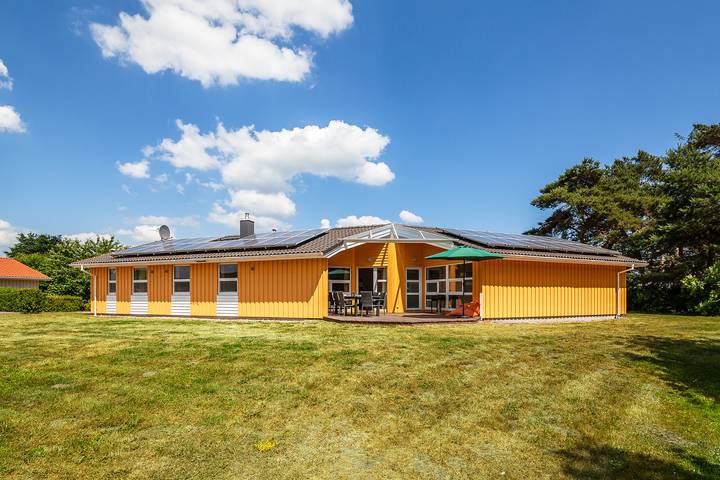 Ferienhaus für 10 Personen, mit Garten und Whirlpool sowie Sauna in Grömitz