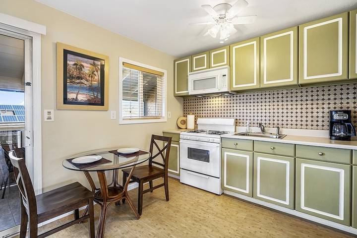 Vacation rental for 4 people, with balcony and pool in Kailua-Kona